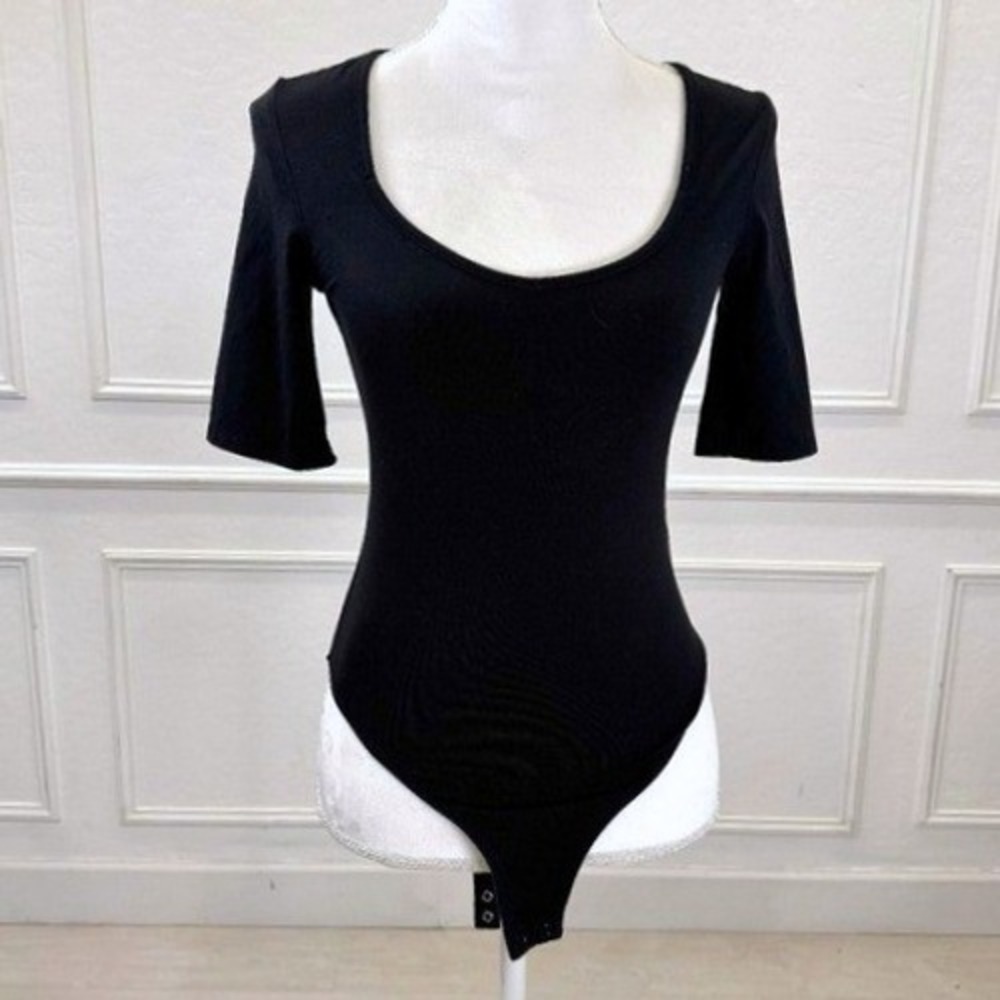 Old Navy Bodysuit Women XS Black Scoop Neck Elbow Sleeve Stretch Basic‎